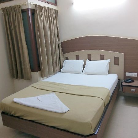 Banyan Tree Comforts Mysore Exterior photo